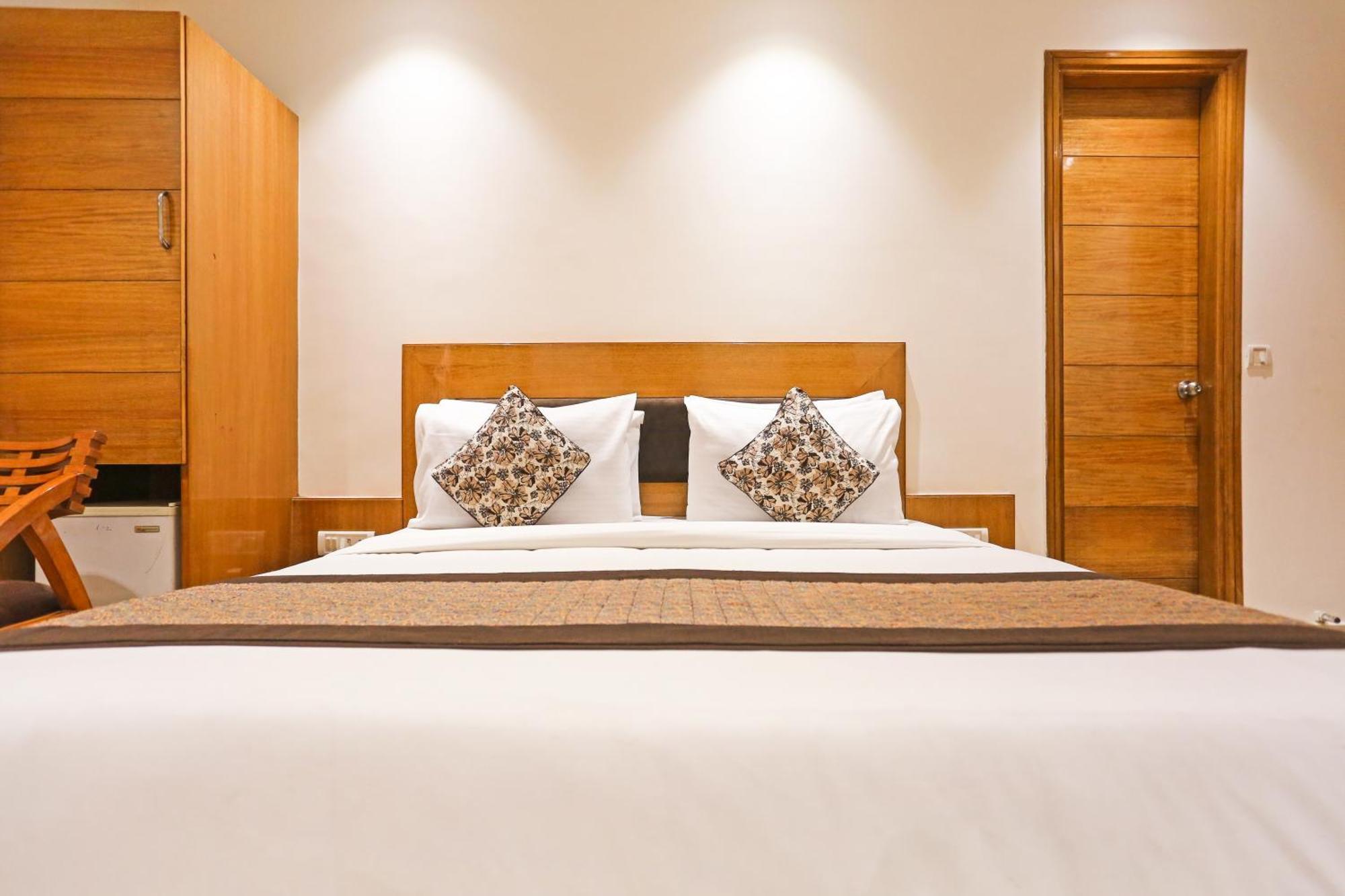 Hotel Silky Palace Near Igi Airportt New Delhi Eksteriør bilde